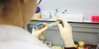 vaccino anti-covid sanofi: cos'è e perchè l'EMA ha avviato la revisione ciclica