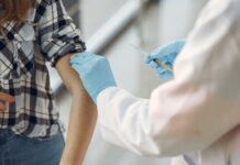 Terza dose di vaccino anti-COVID: qual è il parere dell'EMA?