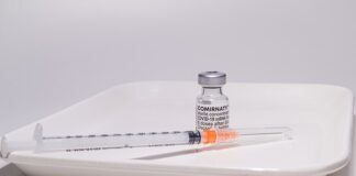 Variante Omicron: Israele autorizza la quarta dose di vaccino per over 60