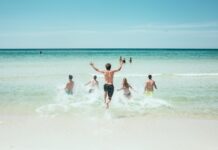 persone estate mare spiaggia