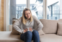 Disbiosi intestinale: sintomi e test per riconoscerla mal di pancia