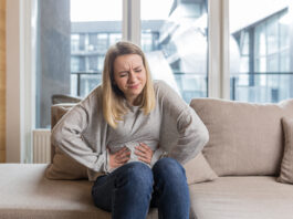 Disbiosi intestinale: sintomi e test per riconoscerla mal di pancia