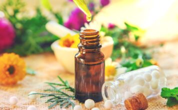 Granuli, gocce, sciroppi: come orientarsi tra le forme farmaceutiche dell’omeopatia